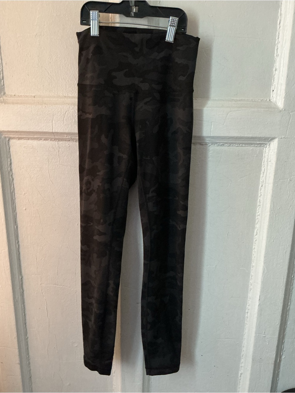 Lululemon ladies Black Camo Leggings